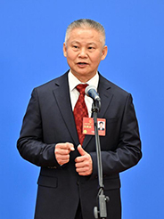 萬步炎代表：向著更深更廣闊的海底挺進