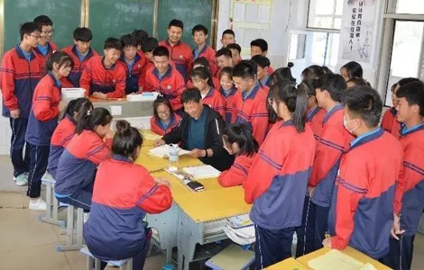 內蒙古自治區巴彥淖爾市臨河區第二中學副校長、教師 賀來虎