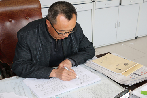 守護鄉村孩子的“紅柳”