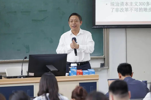 思政課如何讓學生愛聽？這位“高能量”老師有答案