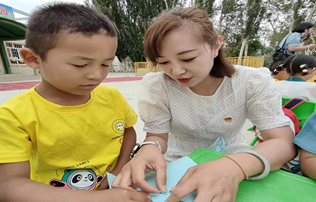 用愛澆灌 情系幼教——記新疆生產建設兵團第二師鐵門關市第一幼兒園教師孫怡