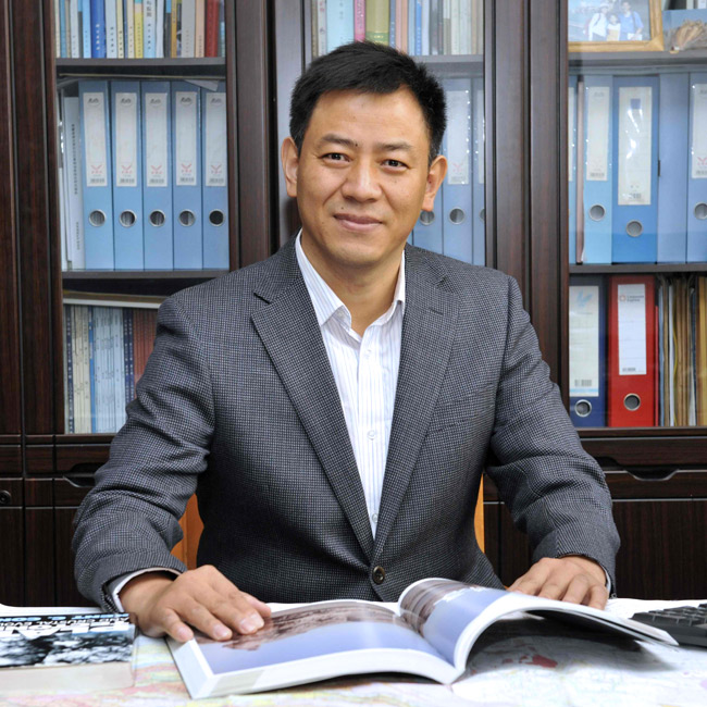 董云鵬：學高為師 身正為范