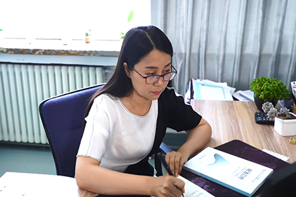照亮人生旅途的明燈——記山東省濰坊商業學校教師魏亞麗